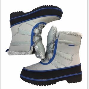 NWT Snow Winter Boots. Size 7W.